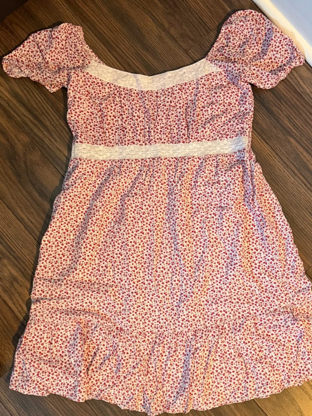 Hollister red floral babydoll dress with lace trim, Size L #floral #babydoll